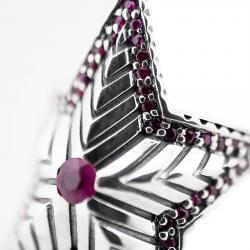SMALL DEPP STAR RING WITH NATURAL STONES - RUBY