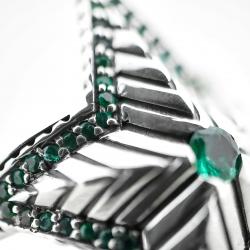 SMALL DEPP STAR RING WITH NATURAL STONES - EMERALD