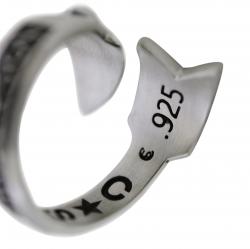 CS SYMBOL LEFT TWISTED ARROW RING / Single