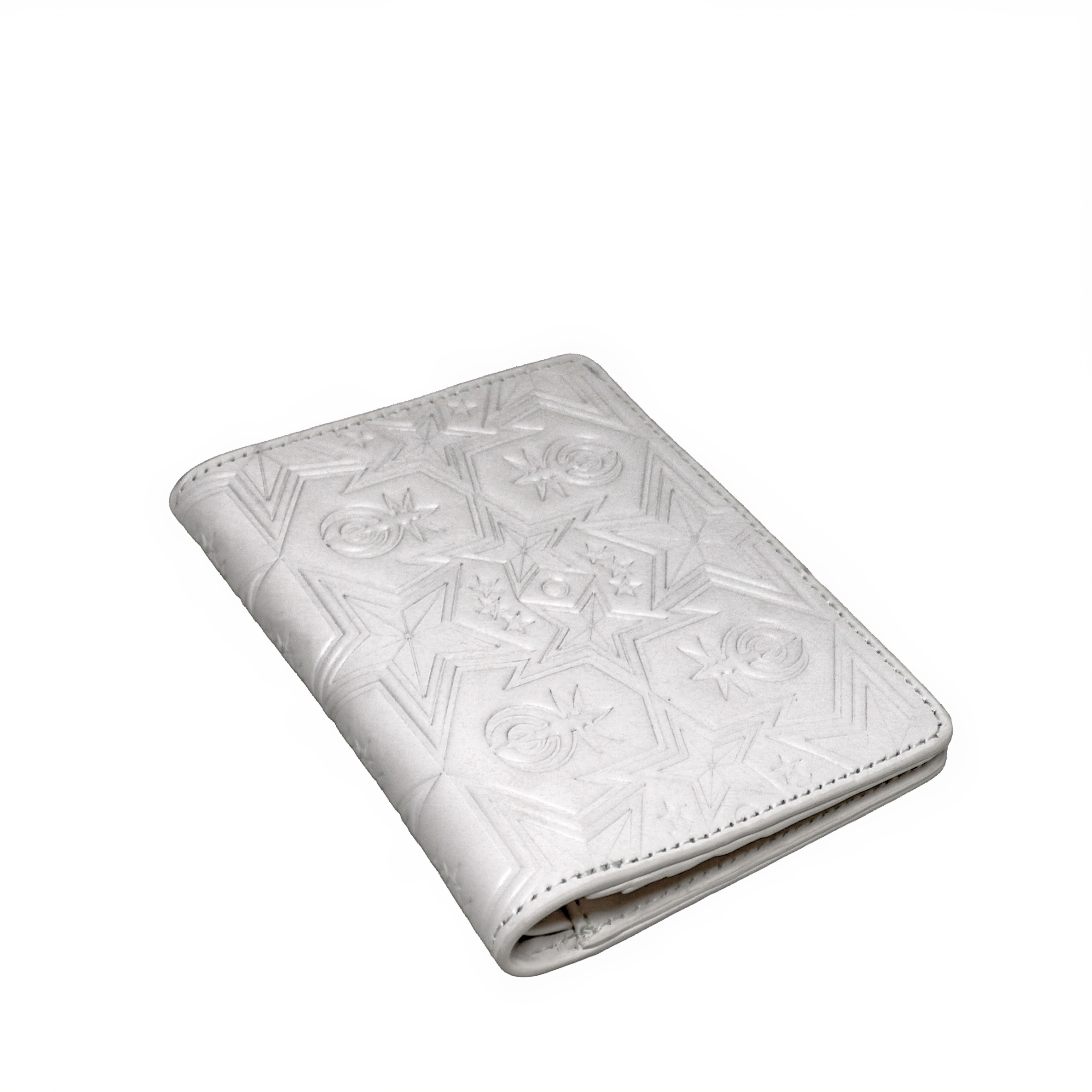 【GIFT WITH PURCHASE ONLINE】LEATHER PRINTED LOGO PASSPORT HOLDER - WHITE