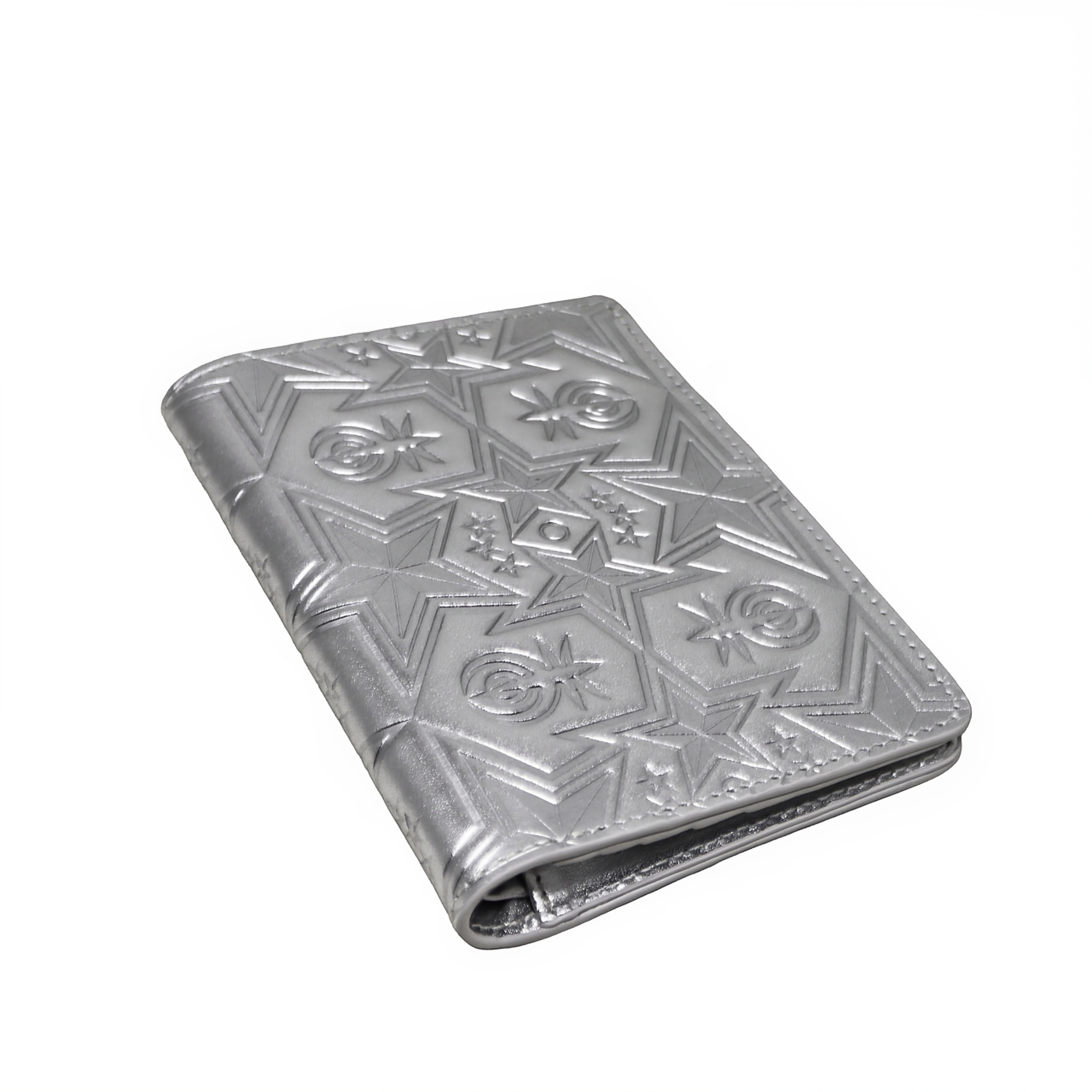 【GIFT WITH PURCHASE ONLINE】LEATHER PRINTED LOGO PASSPORT HOLDER - SILVER