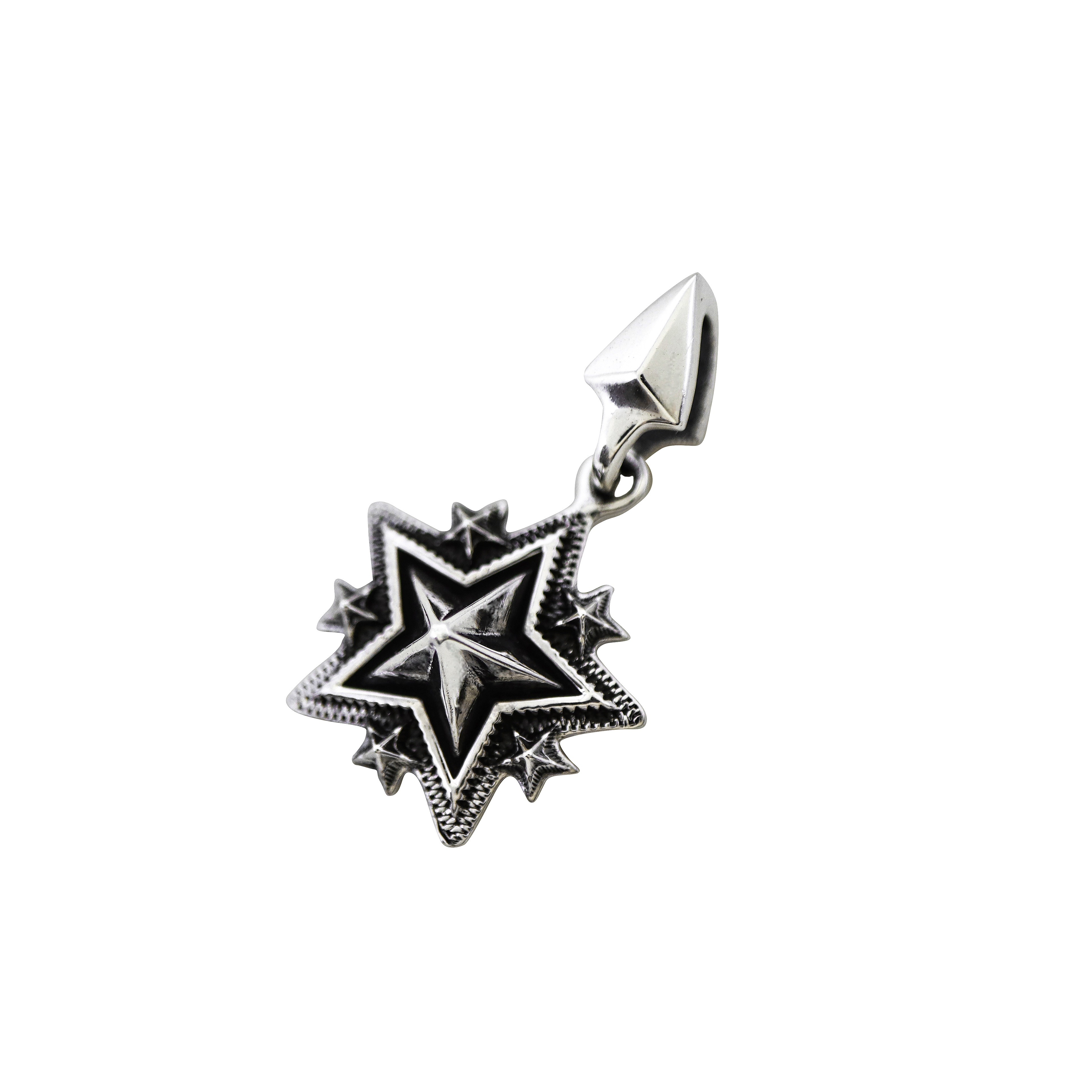 TINY SPIKE STARRY W / ARROW HEAD BAIL PENDANT